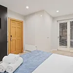 Studio Flat West End Lane
