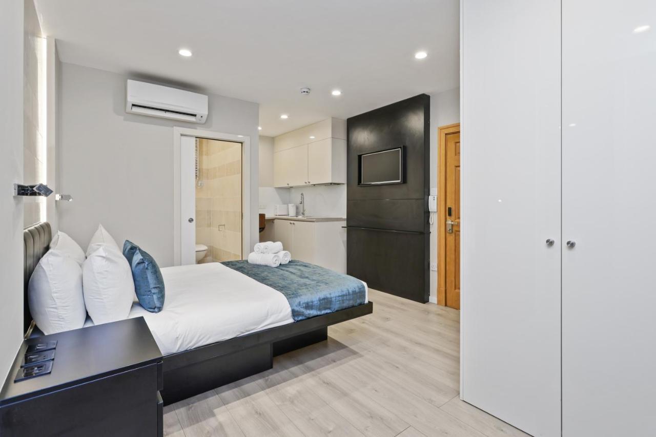Studio Flat West End Lane